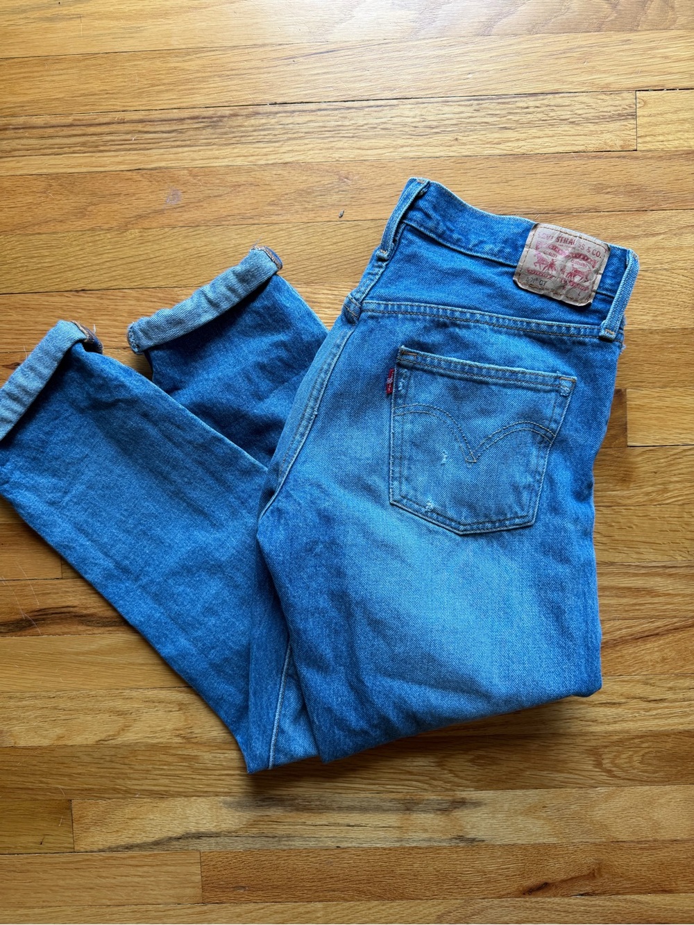 Levi's Women's Ankle-Length Jeans in Blue Denim